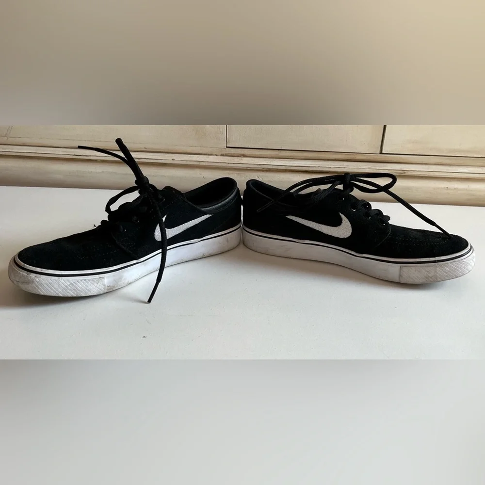 Nike Stefan Janoski Black & White Canvas Skate tennis shoes sneakers Youth 5.5